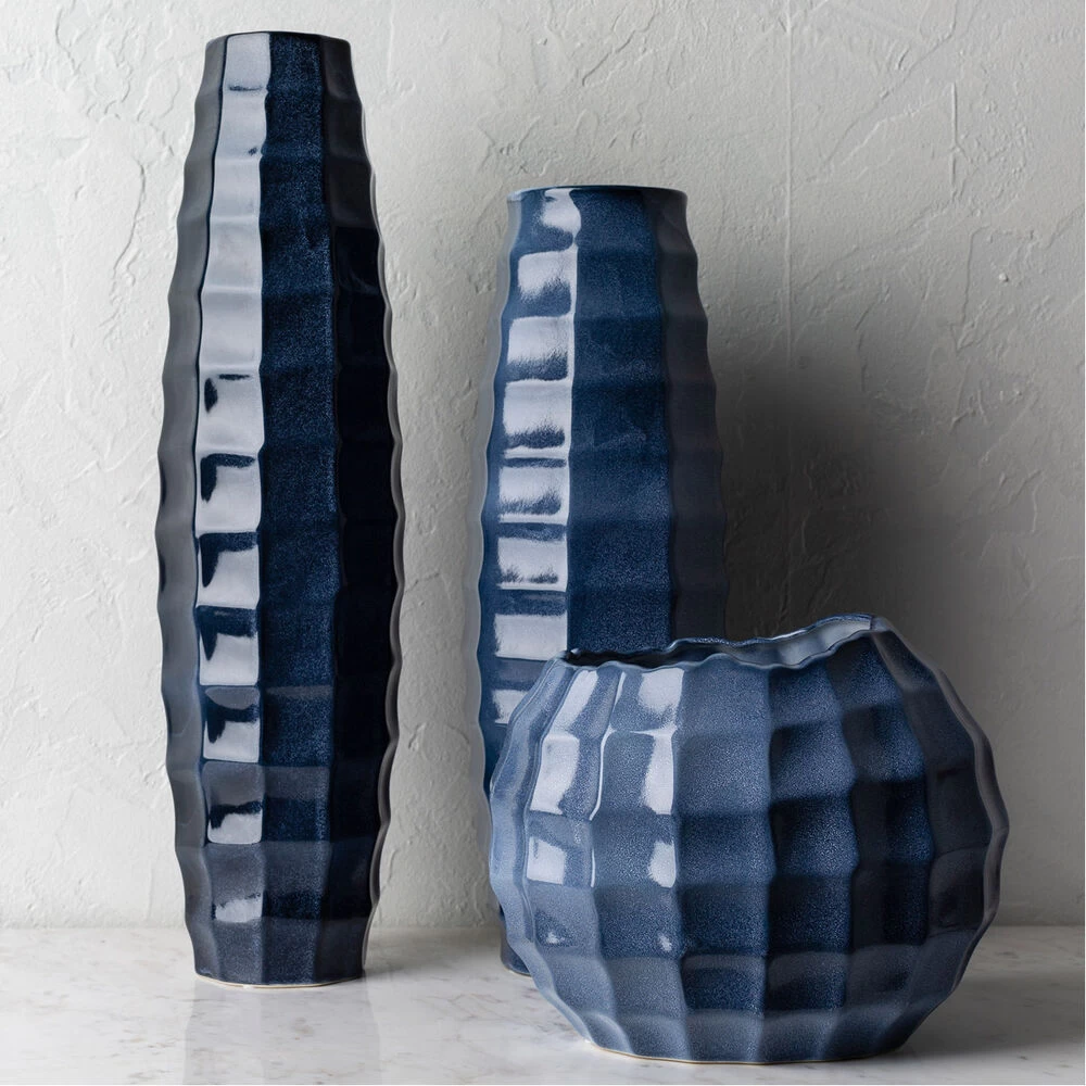 Cirio Medium Grey Outdoor Vase - Image 2